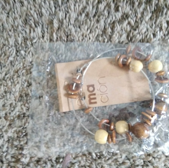 Jewelry - Picture 4 of 4